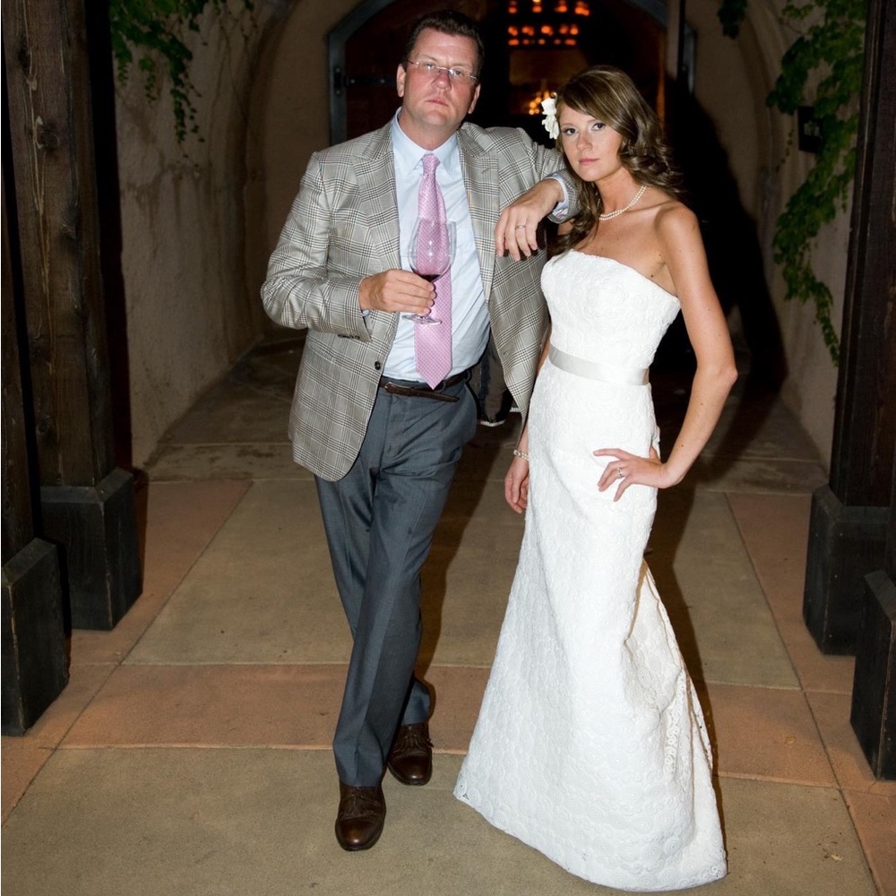 THE WEDDING DRESS
